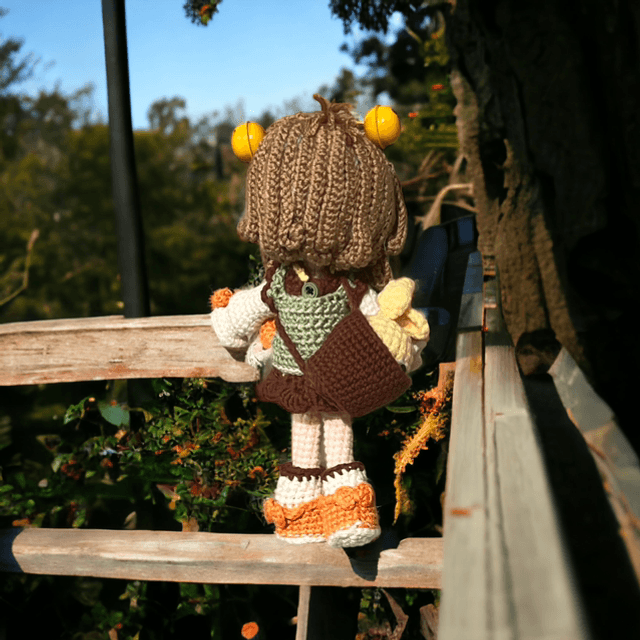Poupée Yaoyao au Crochet - 23 cm avec Détails Élaborés et Articulations