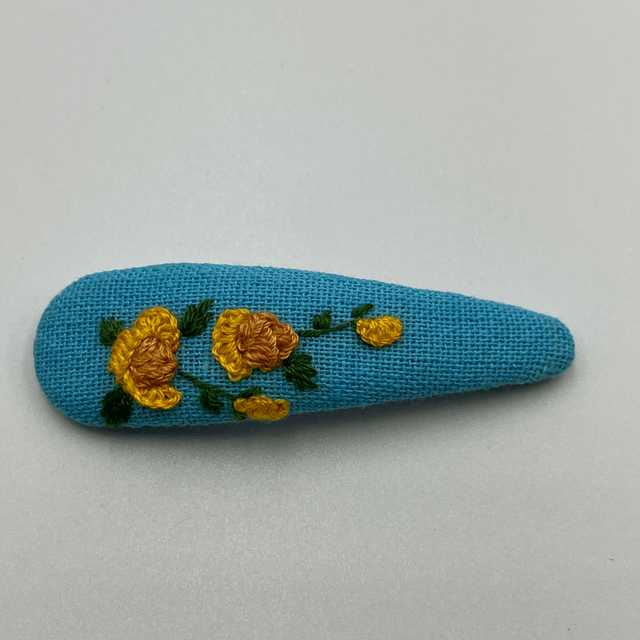 Barrette ovale brodée à la Main - collection 2