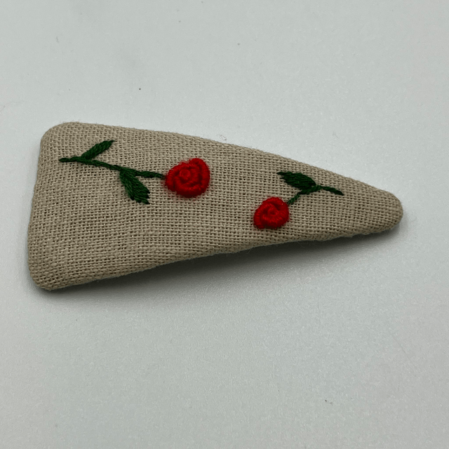 Barrette triangulaire brodée à la Main - collection 2